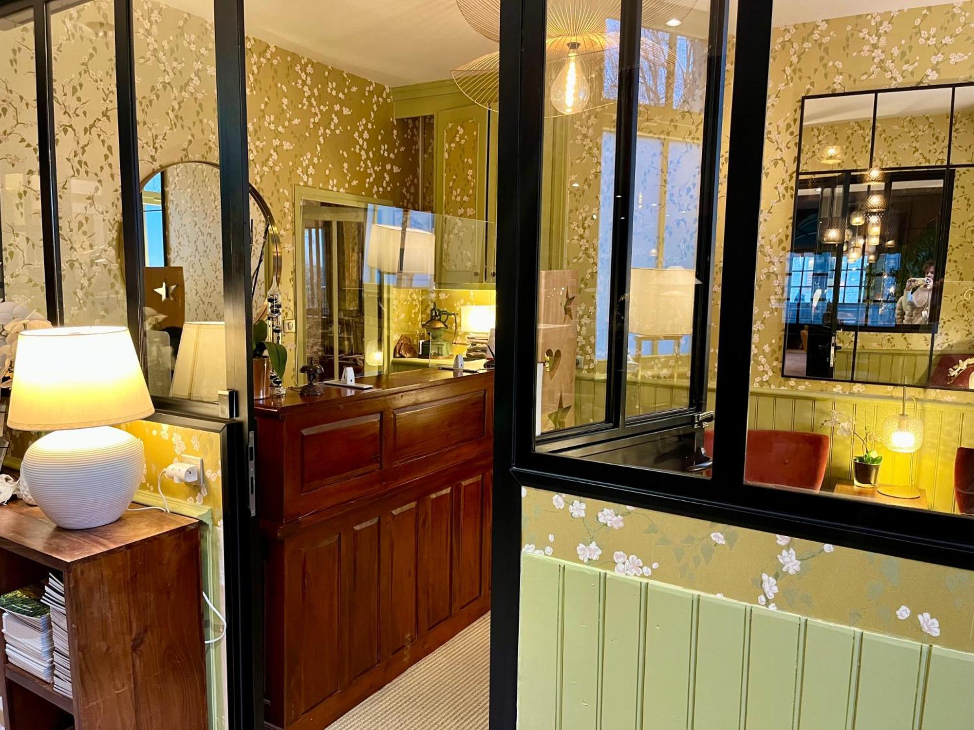 Logis Hotel Des Messageries 아르보아 외부 사진
