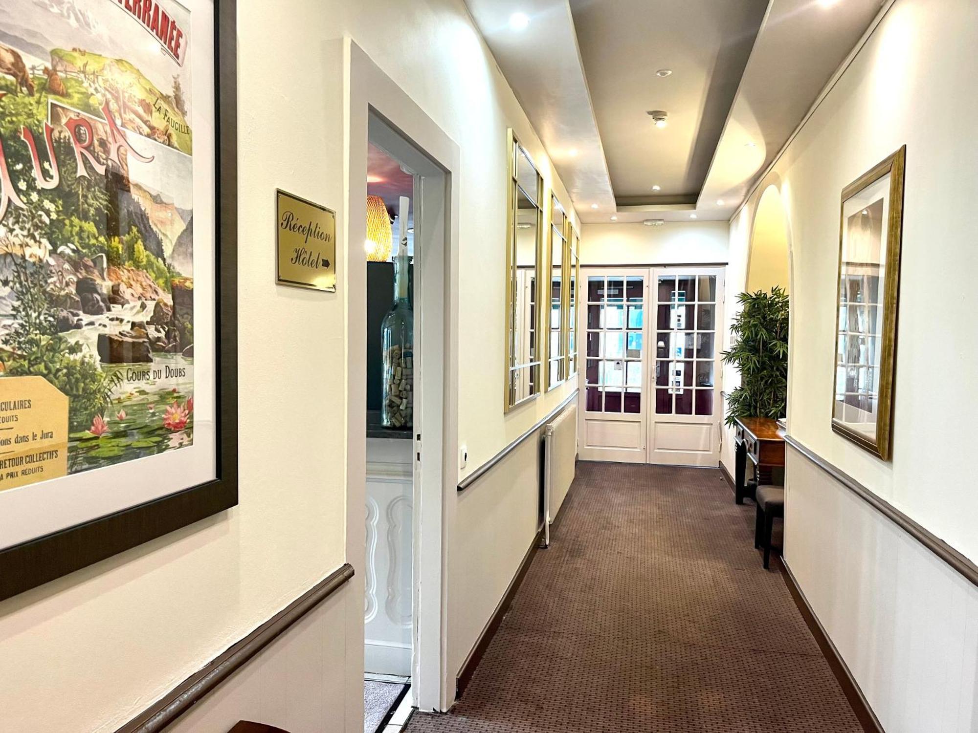 Logis Hotel Des Messageries 아르보아 외부 사진