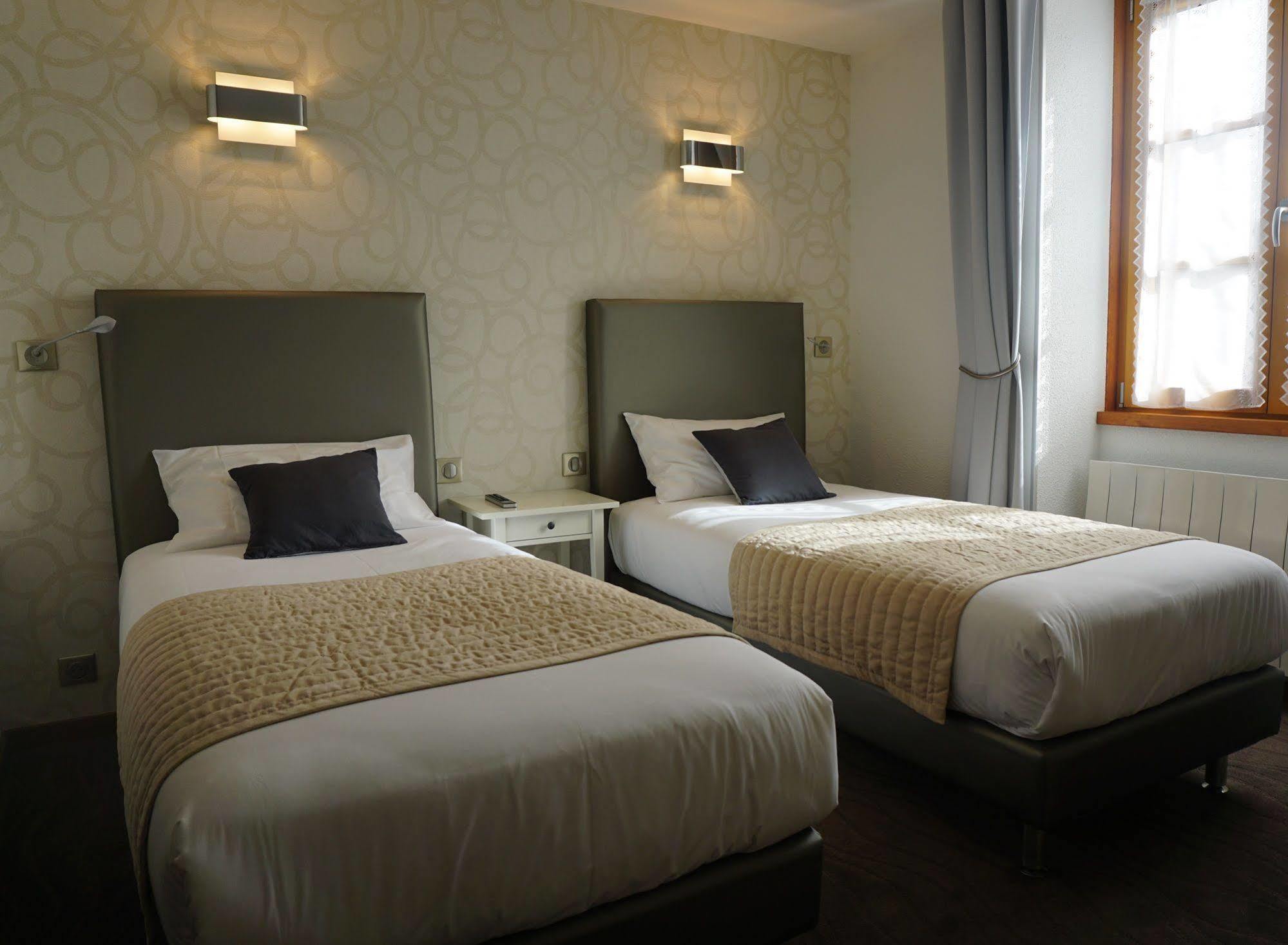 Logis Hotel Des Messageries 아르보아 외부 사진
